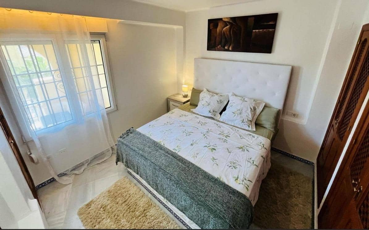 3 makuuhuone Huoneisto myytävänä paikassa Torrevieja mukana uima-altaan - 319 000 € (Ref: 9625563)