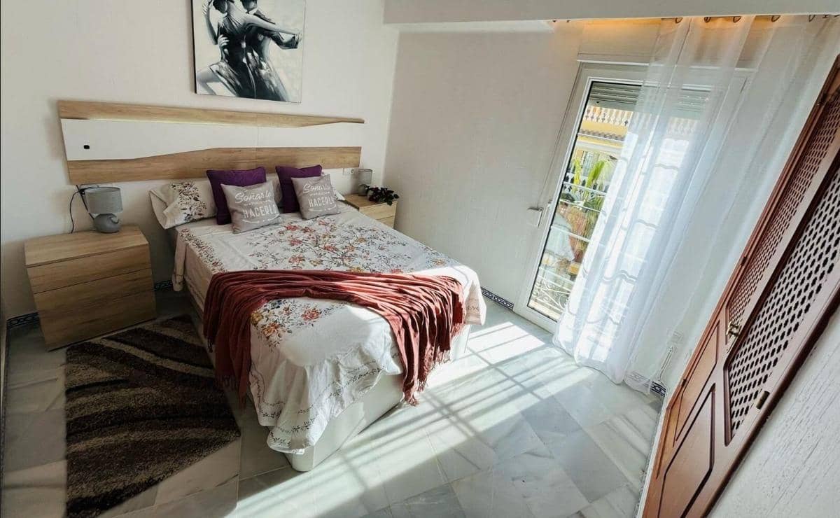 3 makuuhuone Huoneisto myytävänä paikassa Torrevieja mukana uima-altaan - 319 000 € (Ref: 9625563)