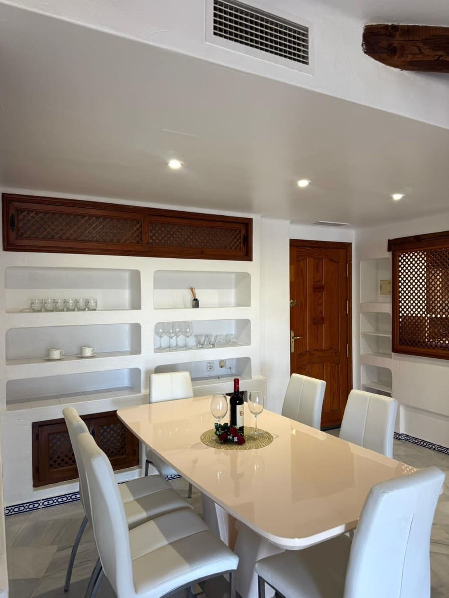 3 makuuhuone Huoneisto myytävänä paikassa Torrevieja mukana uima-altaan - 319 000 € (Ref: 9625563)