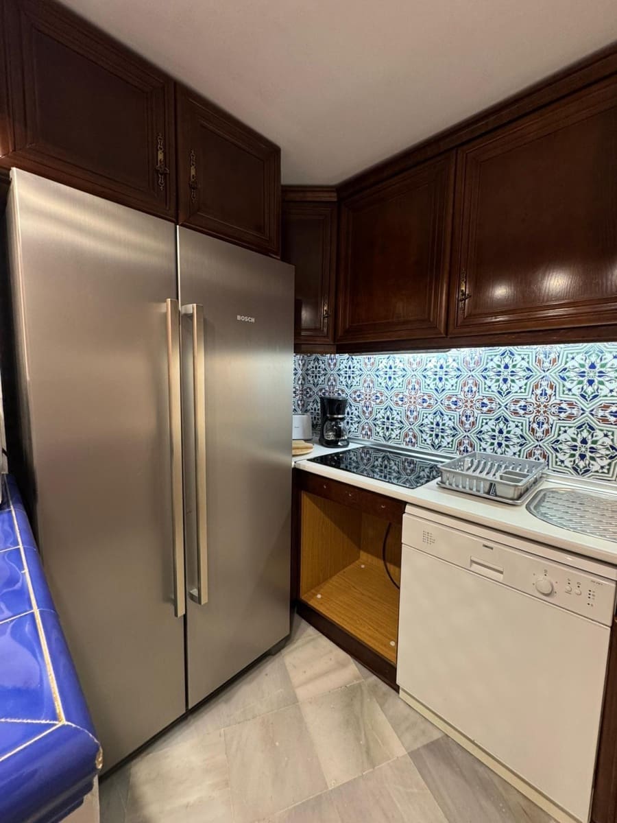 3 makuuhuone Huoneisto myytävänä paikassa Torrevieja mukana uima-altaan - 319 000 € (Ref: 9625563)