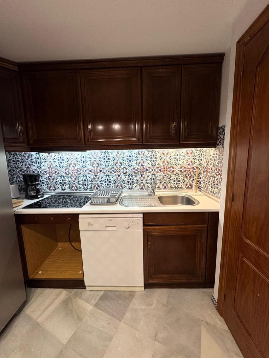 3 makuuhuone Huoneisto myytävänä paikassa Torrevieja mukana uima-altaan - 319 000 € (Ref: 9625563)