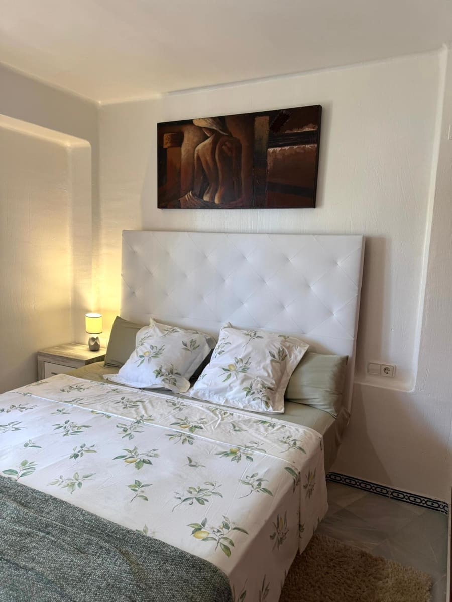 3 makuuhuone Huoneisto myytävänä paikassa Torrevieja mukana uima-altaan - 319 000 € (Ref: 9625563)