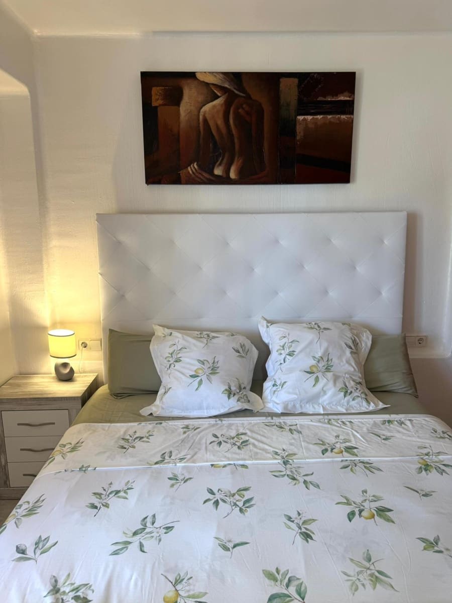 3 makuuhuone Huoneisto myytävänä paikassa Torrevieja mukana uima-altaan - 319 000 € (Ref: 9625563)