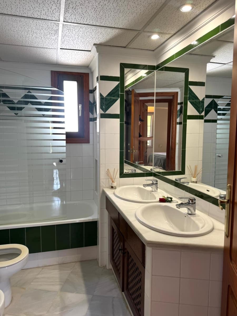 3 makuuhuone Huoneisto myytävänä paikassa Torrevieja mukana uima-altaan - 319 000 € (Ref: 9625563)