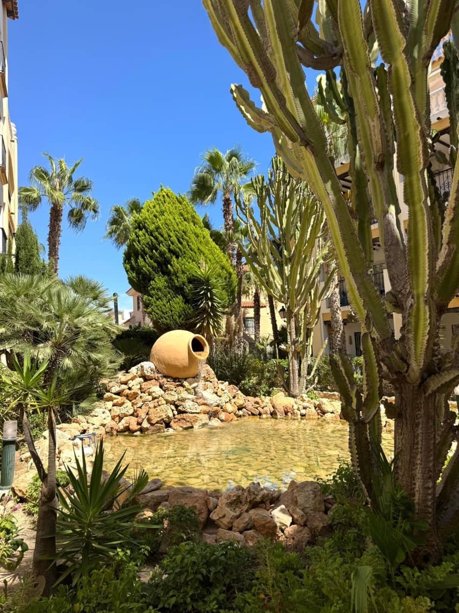 3 makuuhuone Huoneisto myytävänä paikassa Torrevieja mukana uima-altaan - 319 000 € (Ref: 9625563)