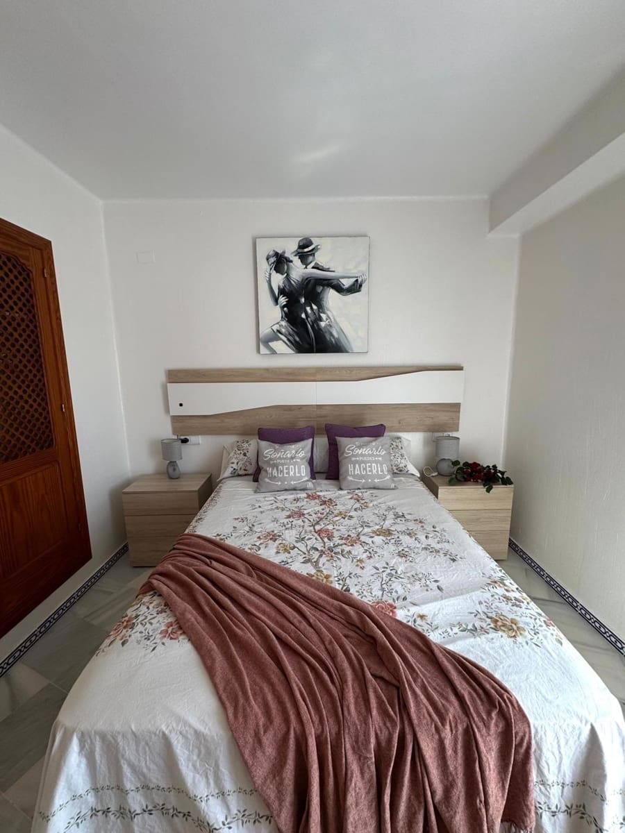 3 makuuhuone Huoneisto myytävänä paikassa Torrevieja mukana uima-altaan - 319 000 € (Ref: 9625563)