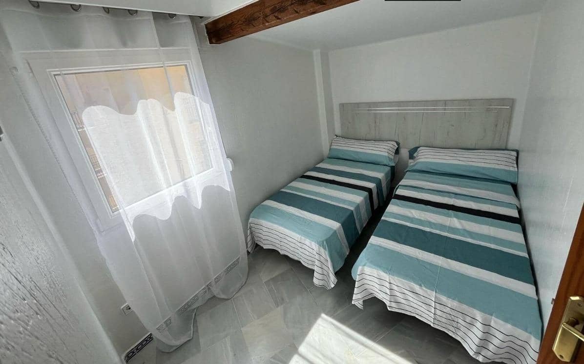 3 makuuhuone Huoneisto myytävänä paikassa Torrevieja mukana uima-altaan - 319 000 € (Ref: 9625563)