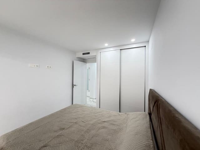 2 soverom Leilighet til salgs i Torrevieja med svømmebasseng garasje - € 339 000 (Ref: 9627492)