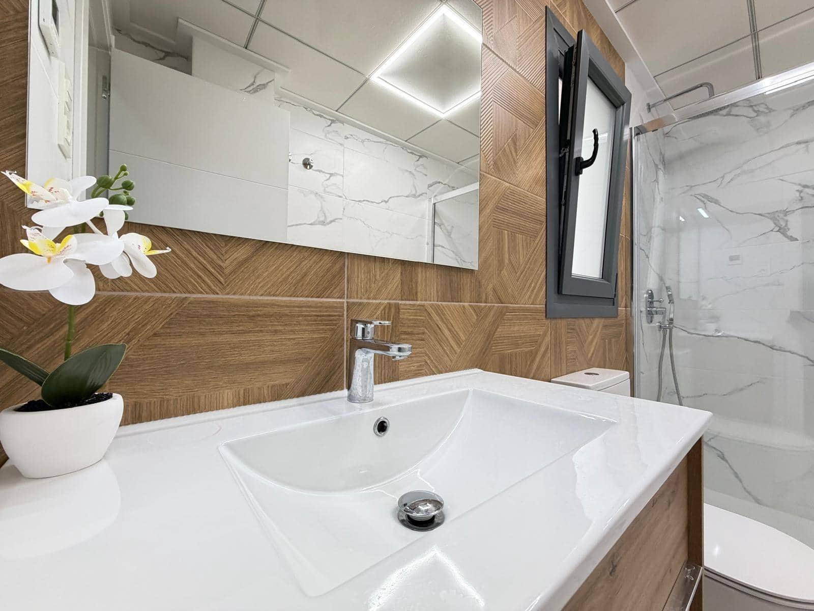 2 soverom Leilighet til salgs i Torrevieja med svømmebasseng garasje - € 339 000 (Ref: 9627492)