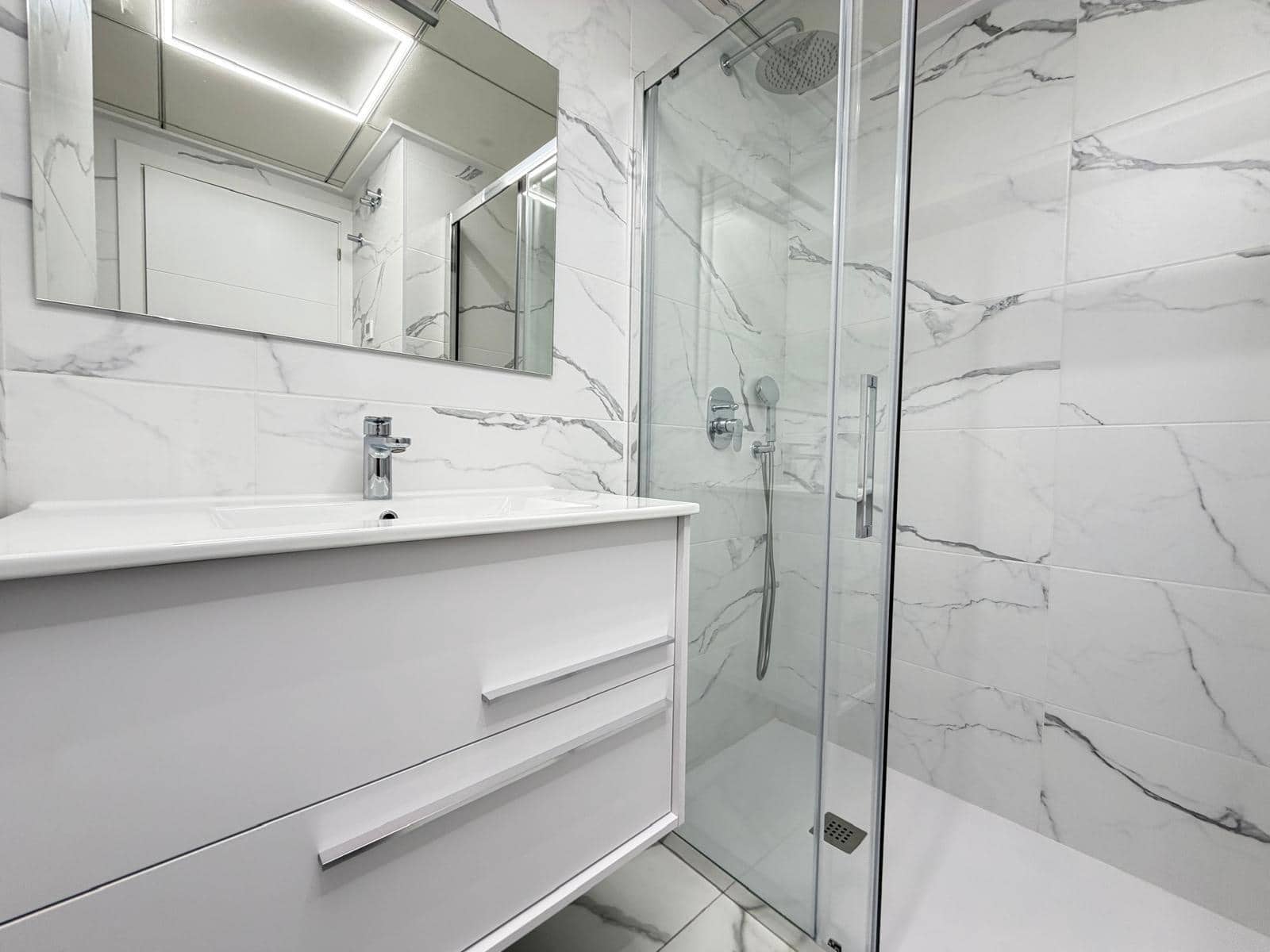 2 soverom Leilighet til salgs i Torrevieja med svømmebasseng garasje - € 339 000 (Ref: 9627492)