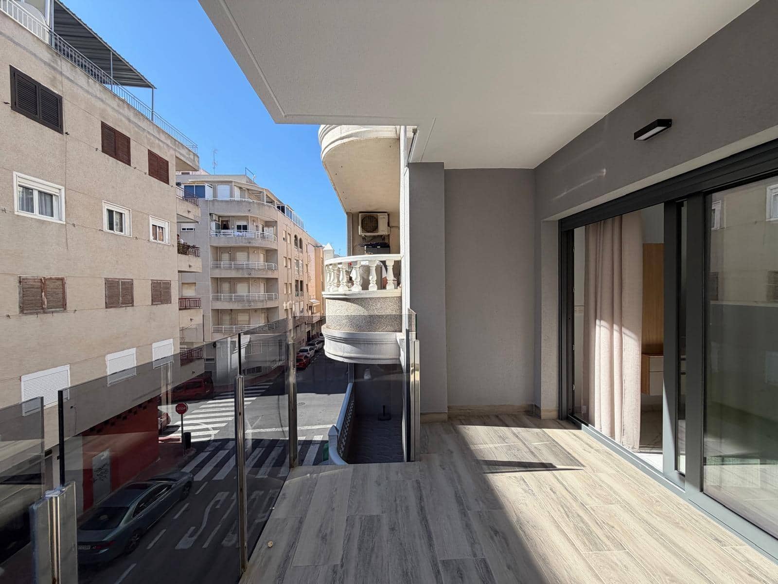 2 soverom Leilighet til salgs i Torrevieja med svømmebasseng garasje - € 339 000 (Ref: 9627492)
