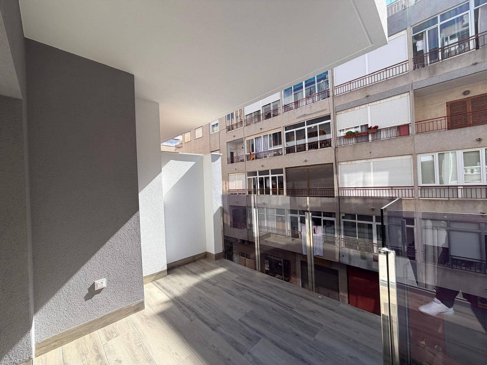 2 soverom Leilighet til salgs i Torrevieja med svømmebasseng garasje - € 339 000 (Ref: 9627492)