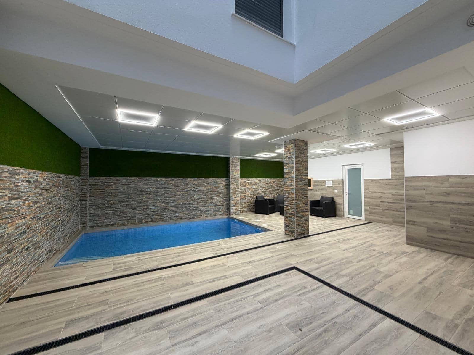 2 soverom Leilighet til salgs i Torrevieja med svømmebasseng garasje - € 339 000 (Ref: 9627492)