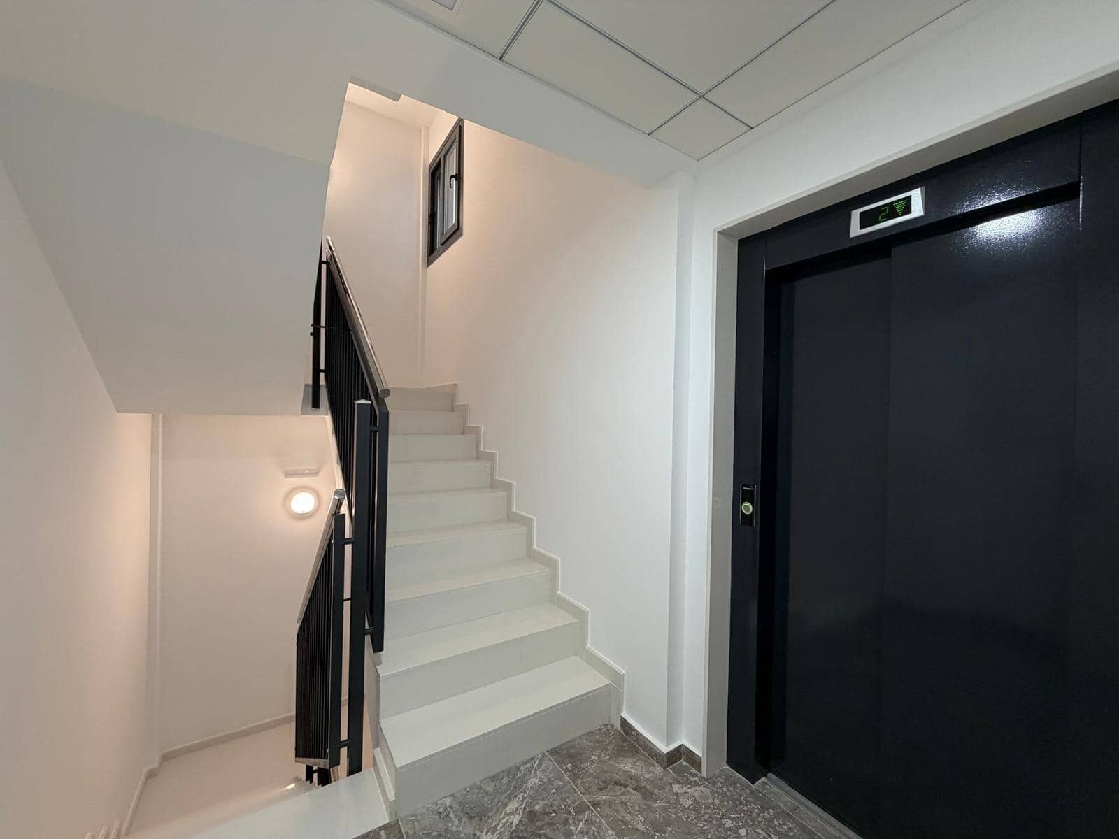 2 soverom Leilighet til salgs i Torrevieja med svømmebasseng garasje - € 339 000 (Ref: 9627492)