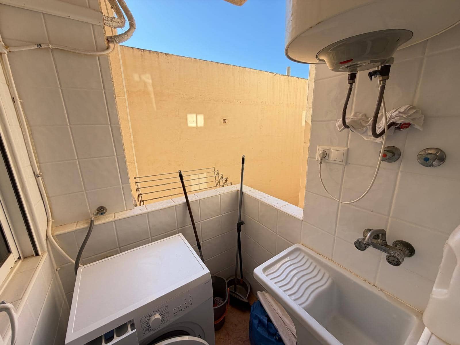 3 Zimmer Apartment zu verkaufen in Torrevieja mit Garage - 220.000 € (Ref: 9627493)