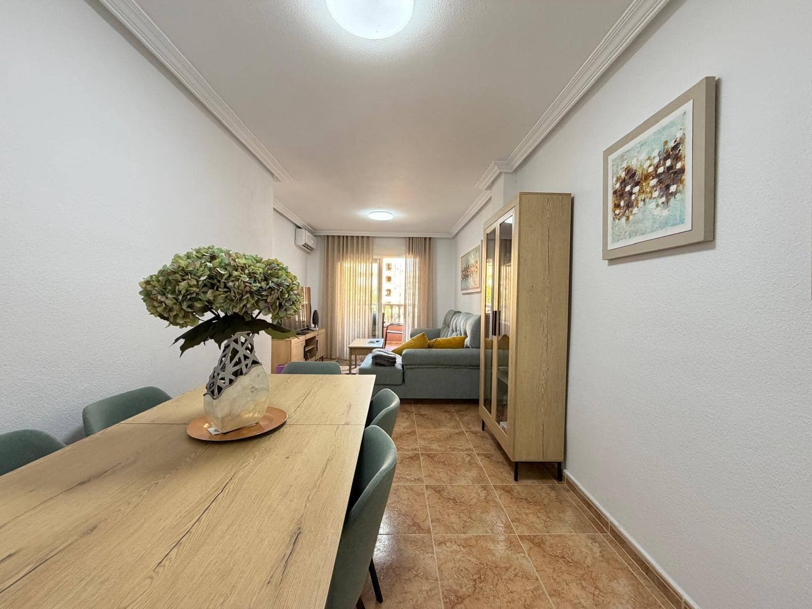 3 Zimmer Apartment zu verkaufen in Torrevieja mit Garage - 220.000 € (Ref: 9627493)
