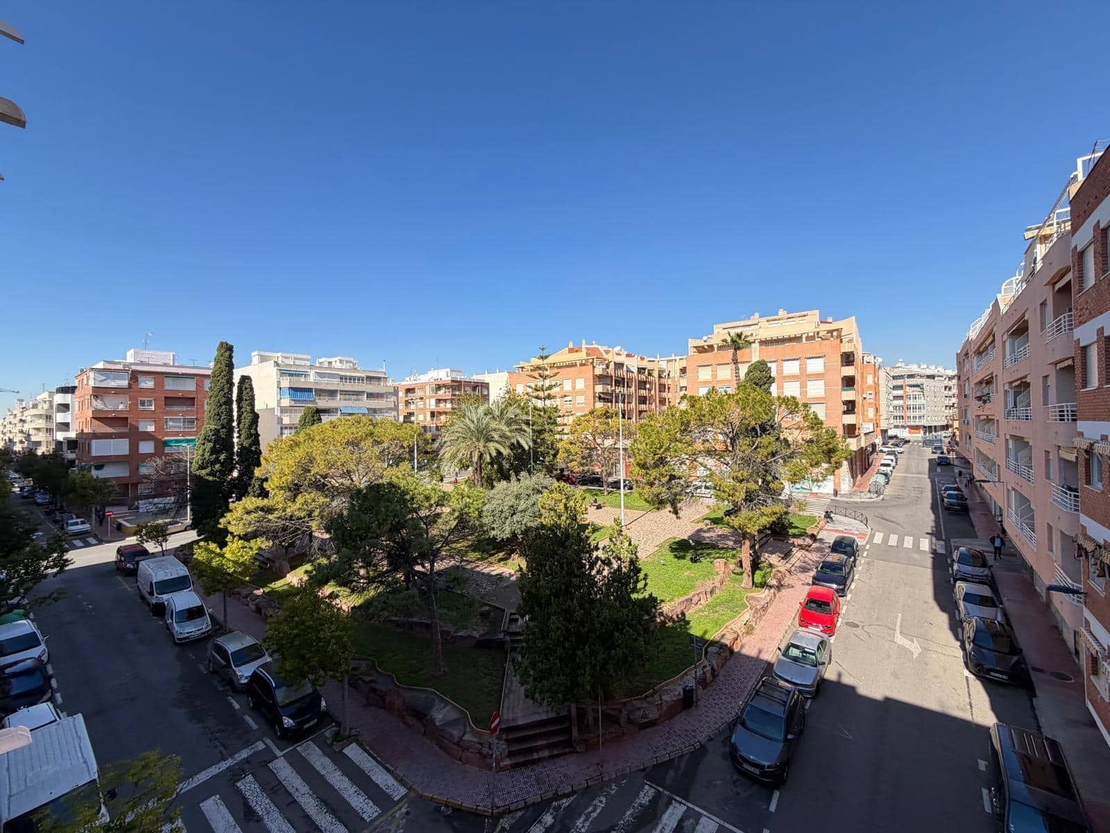 3 Zimmer Apartment zu verkaufen in Torrevieja mit Garage - 220.000 € (Ref: 9627493)