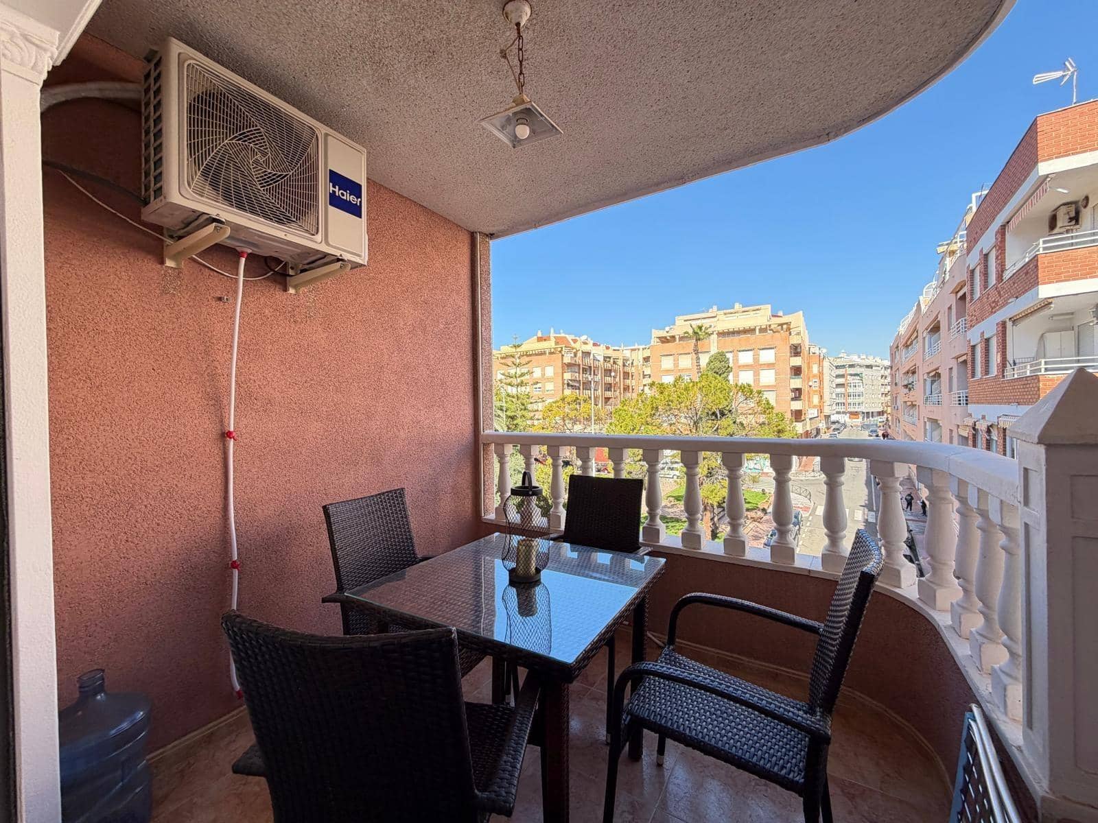 3 Zimmer Apartment zu verkaufen in Torrevieja mit Garage - 220.000 € (Ref: 9627493)