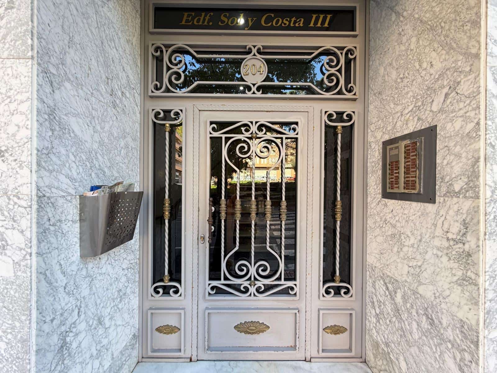 3 Zimmer Apartment zu verkaufen in Torrevieja mit Garage - 220.000 € (Ref: 9627493)