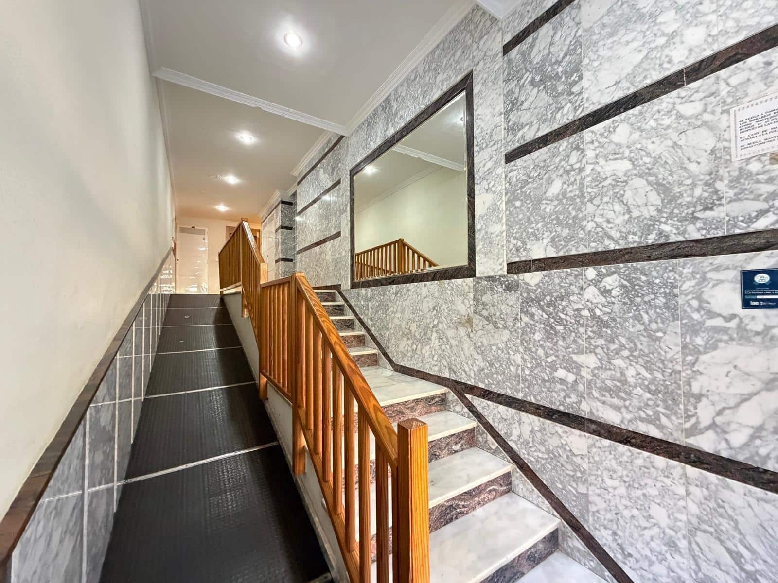 3 Zimmer Apartment zu verkaufen in Torrevieja mit Garage - 220.000 € (Ref: 9627493)