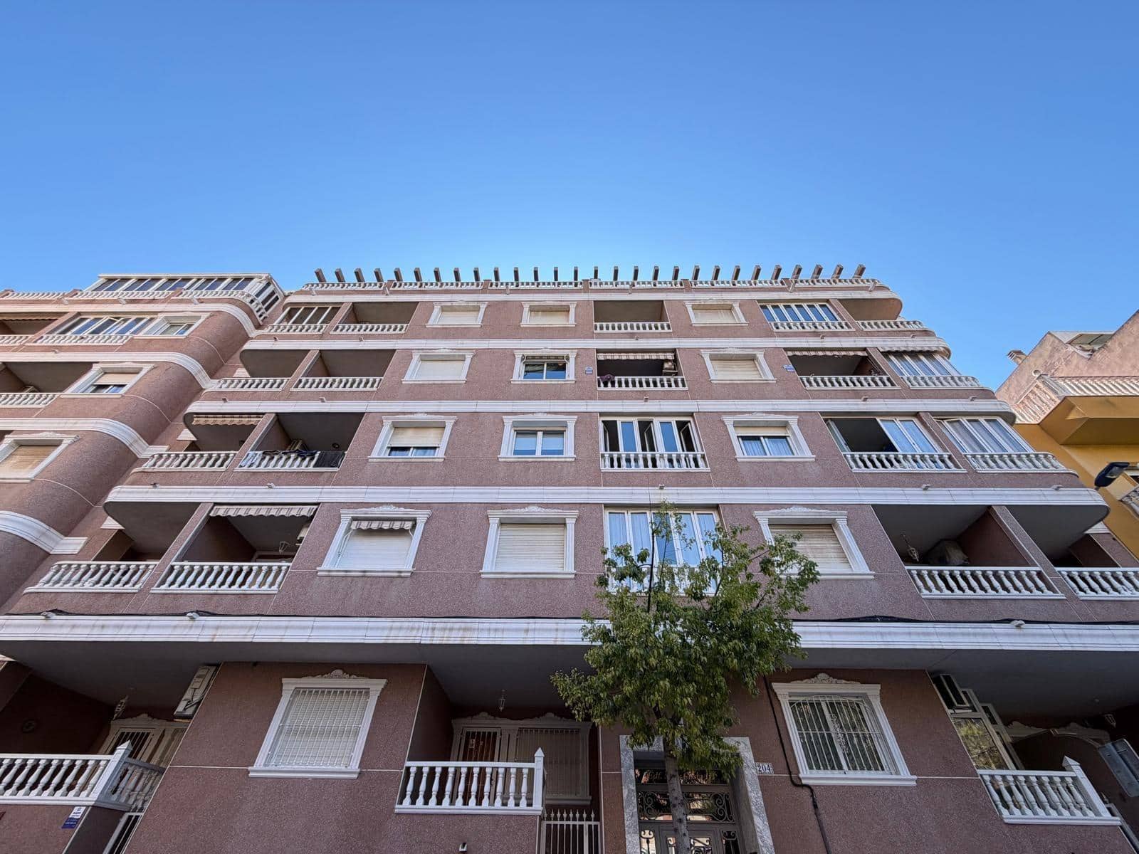 3 Zimmer Apartment zu verkaufen in Torrevieja mit Garage - 220.000 € (Ref: 9627493)