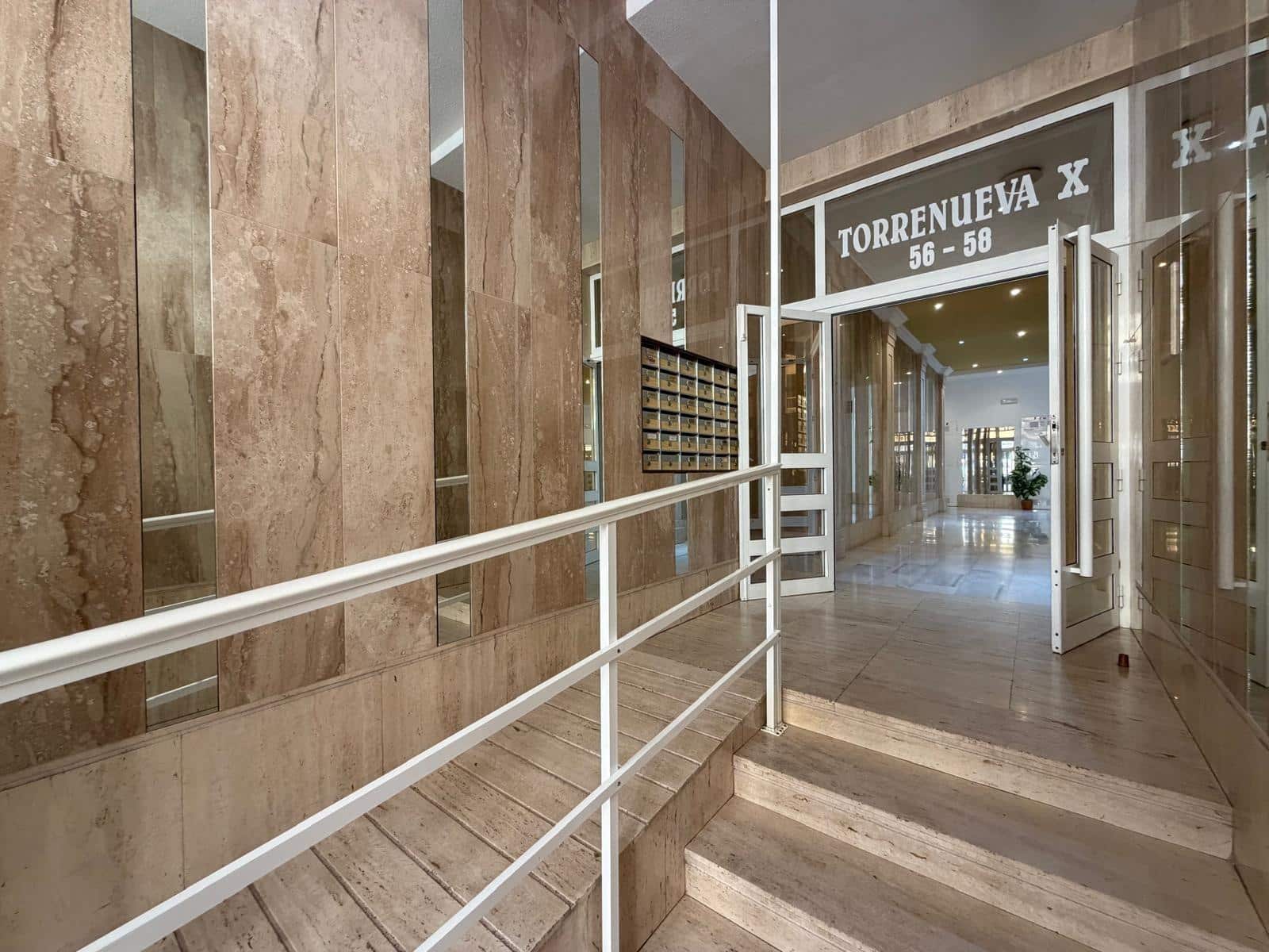 2 sypialnia Penthouse na sprzedaż w Torrevieja z garażem - 189 900 € (Ref: 9629969)