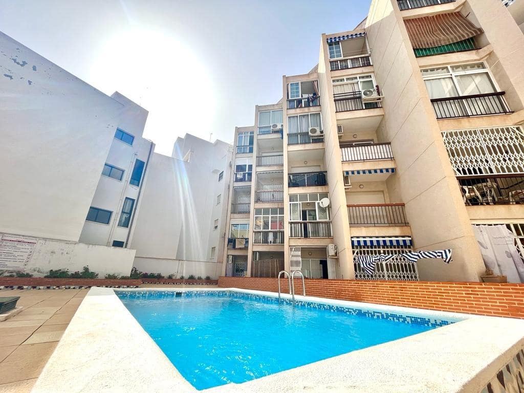 Studio na sprzedaż w Torrevieja z basenem - 99 500 € (Ref: 9634259)