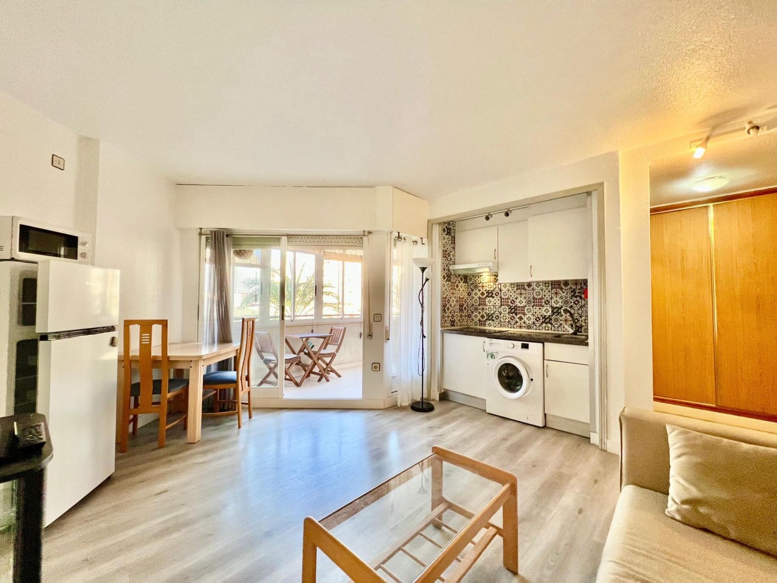 Studio na sprzedaż w Torrevieja z basenem - 99 500 € (Ref: 9634259)