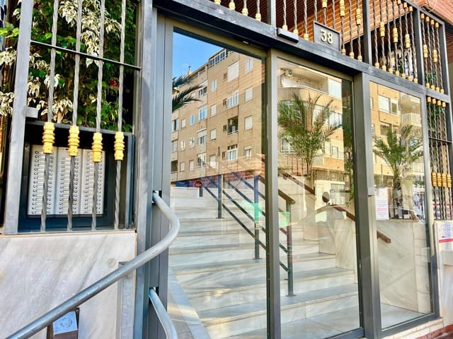 Studio na sprzedaż w Avenida Habaneras - Curva de Palangre, Torrevieja z basenem - 99 500 € (Ref: 9634259)