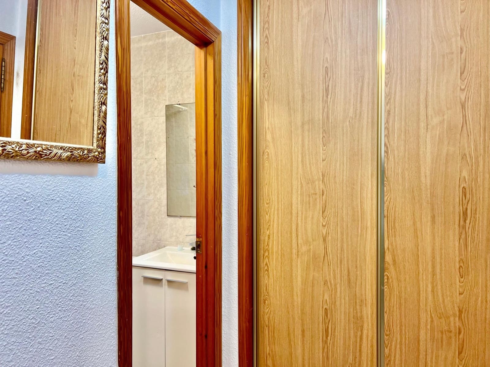 Studio na sprzedaż w Torrevieja z basenem - 99 500 € (Ref: 9634259)