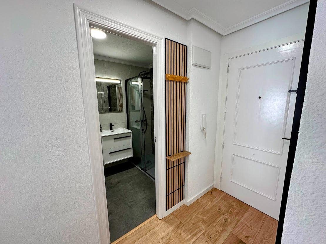 1 Zimmer Apartment zu verkaufen in Torrevieja - 159.900 € (Ref: 9645018)