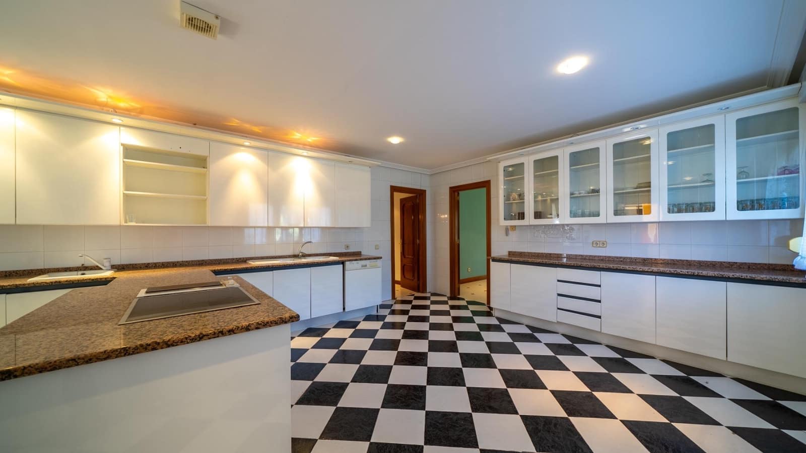 8 bedroom Finca/Country House for sale in Colmenarejo with pool - € 1,790,000 (Ref: 9645019)