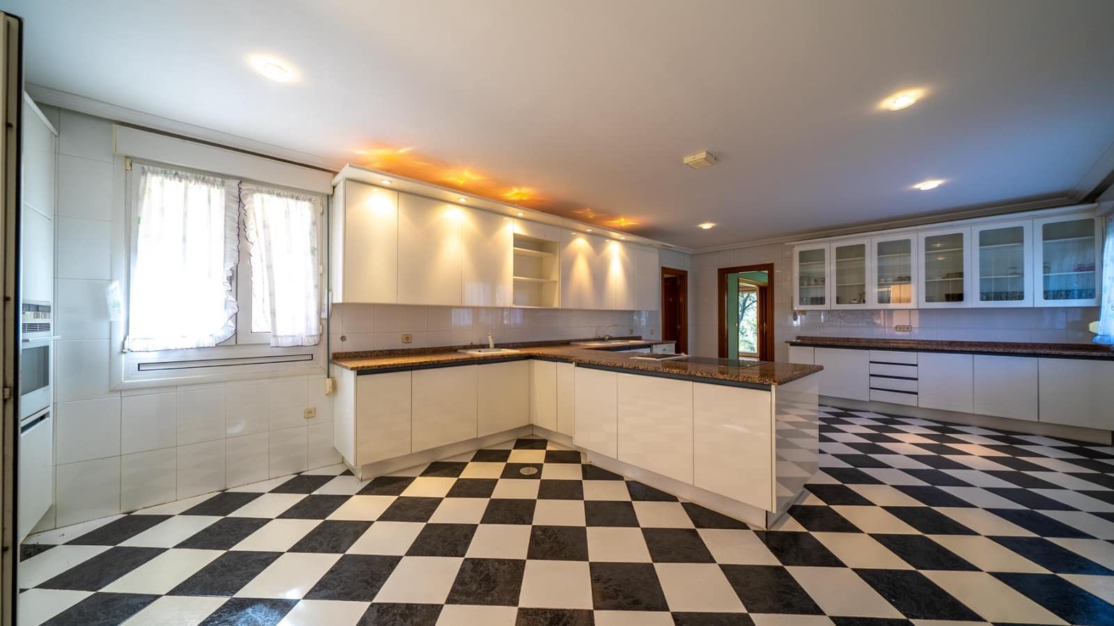 8 bedroom Finca/Country House for sale in Colmenarejo with pool - € 1,790,000 (Ref: 9645019)