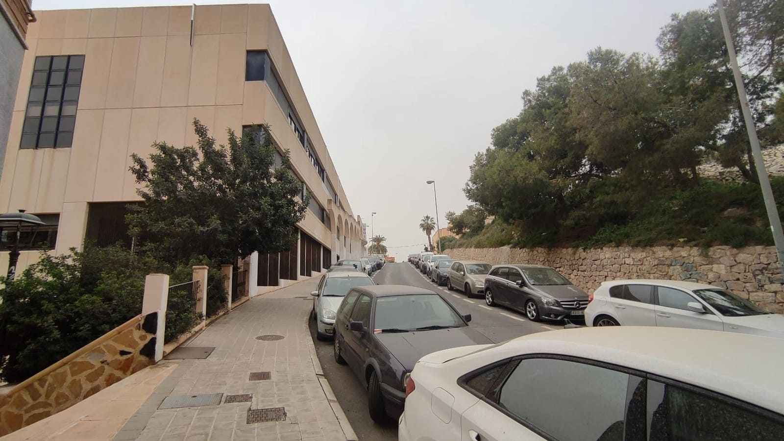 Commercial for sale in Alicante / Alacant city - € 95,000 (Ref: 9648113)