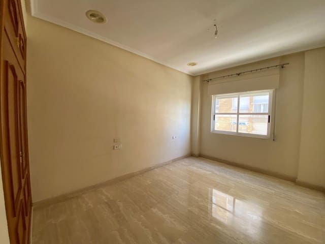 4 bedroom Apartment for sale in Centro - Muelle Pesquero, Torrevieja - € 370,000 (Ref: 9651994)