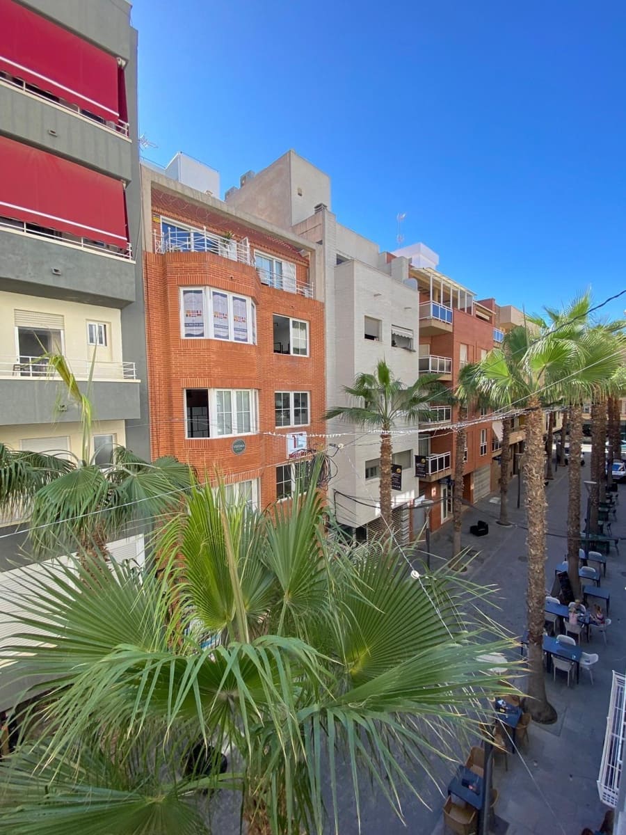 4 bedroom Apartment for sale in Torrevieja - € 370,000 (Ref: 9651994)