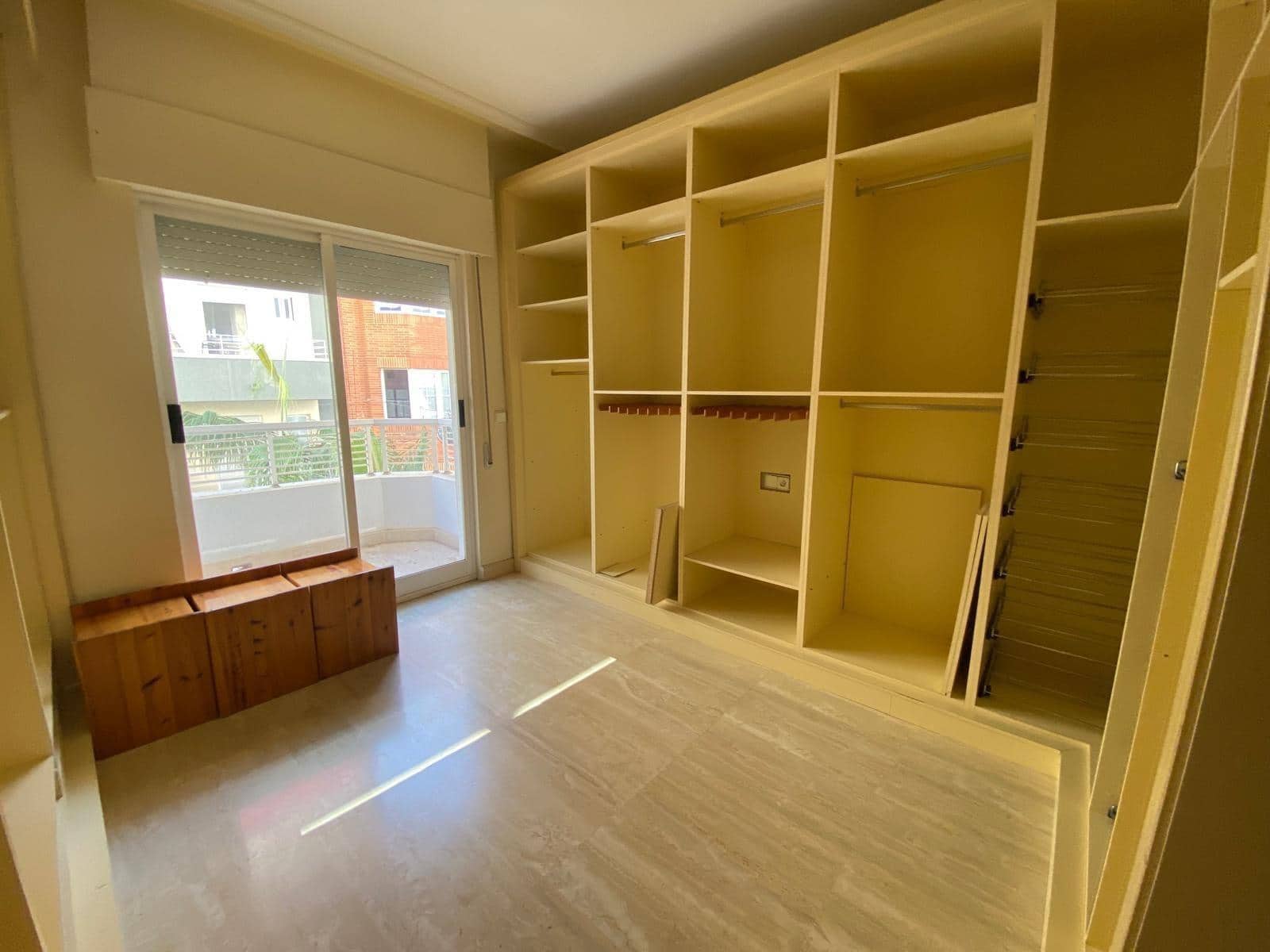 4 bedroom Apartment for sale in Torrevieja - € 370,000 (Ref: 9651994)