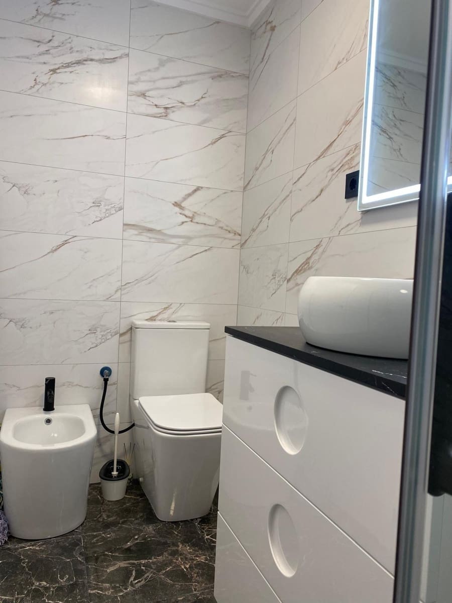 2 makuuhuone Huoneisto myytävänä paikassa Torrevieja mukana uima-altaan - 369 000 € (Ref: 9656097)