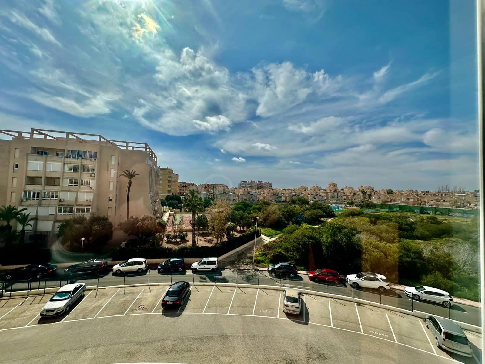 Apartamento de 2 habitaciones en Torrevieja en venta con piscina - 189.000 € (Ref: 9656103)