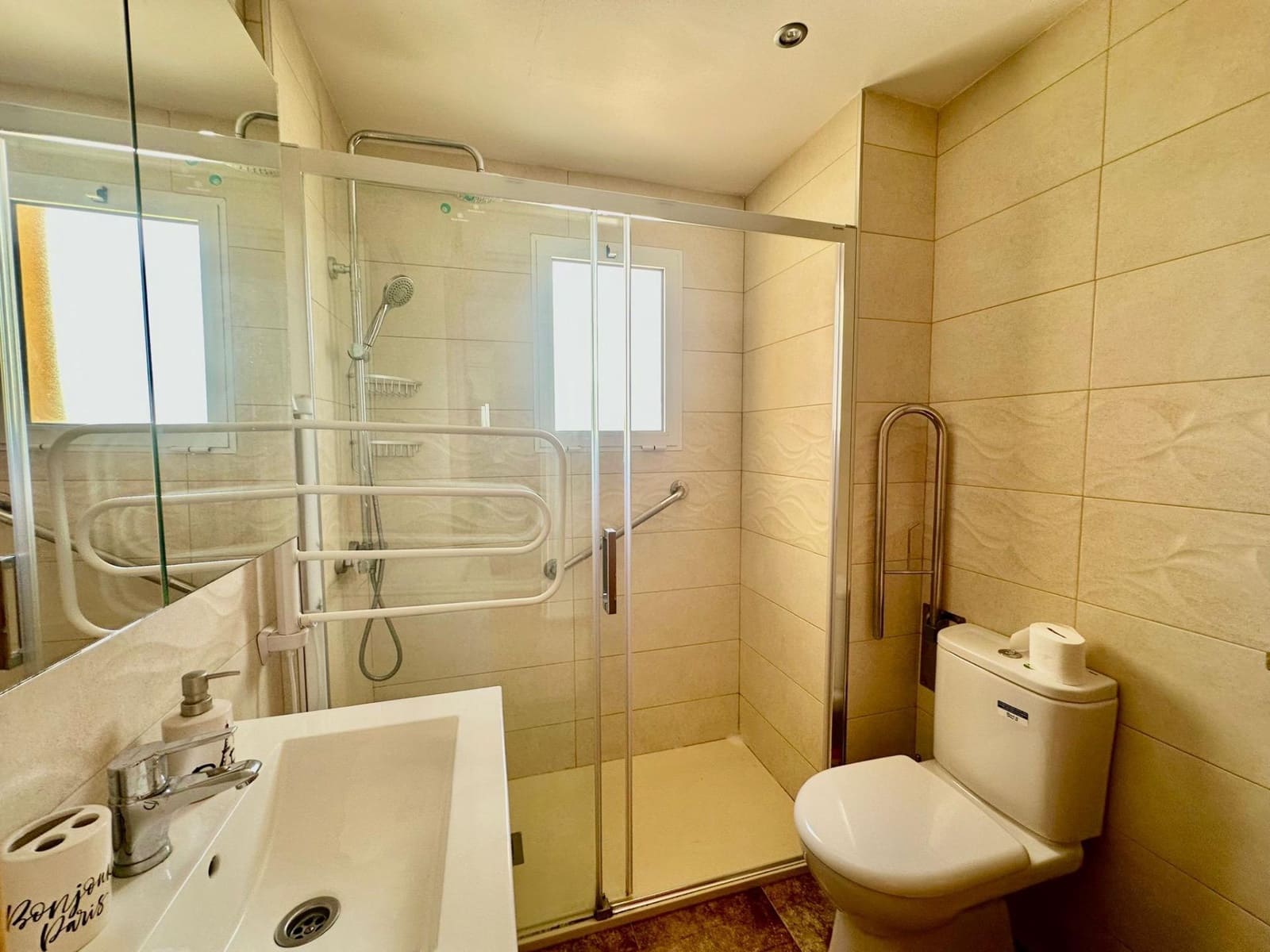 Apartamento de 2 habitaciones en Torrevieja en venta con piscina - 189.000 € (Ref: 9656103)