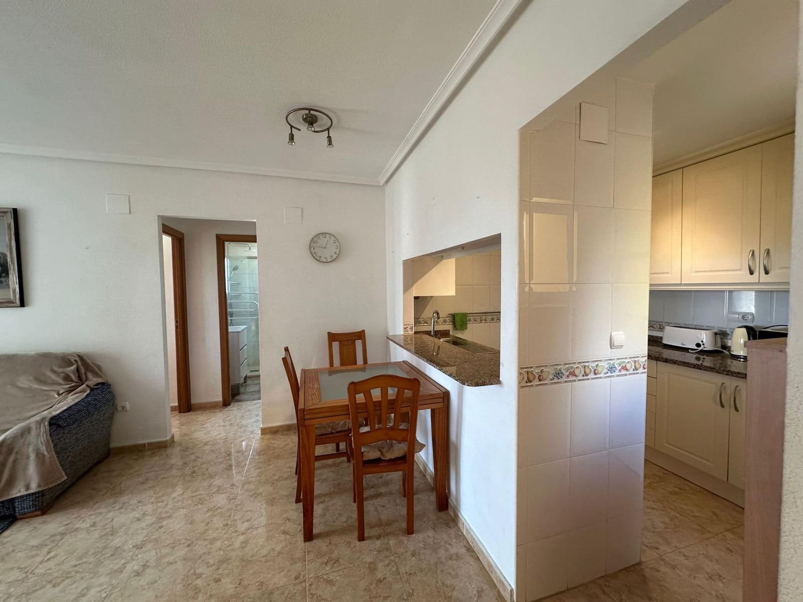 Apartamento de 2 habitaciones en Torrevieja en venta con piscina - 189.000 € (Ref: 9656103)