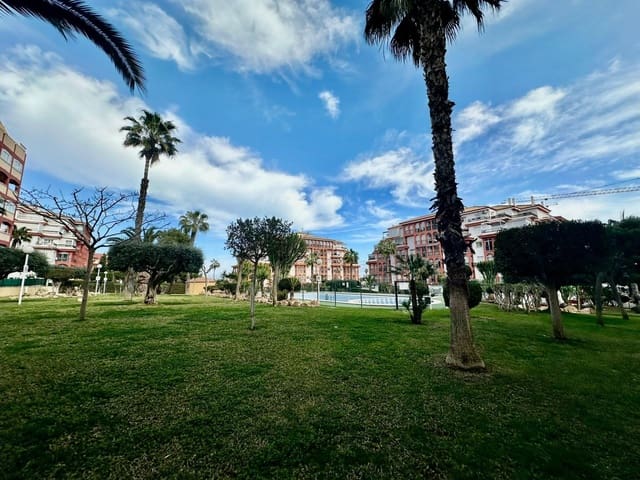 Apartamento de 2 habitaciones en Torreblanca, Torrevieja en venta con piscina - 189.000 € (Ref: 9656103)