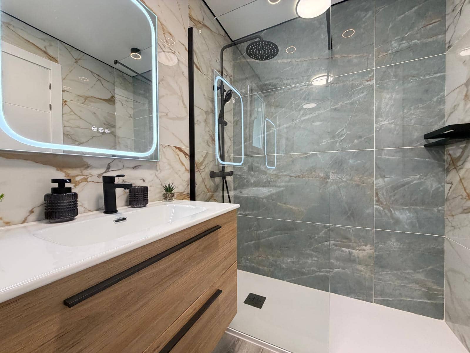 2 soveværelse Lejlighed til salg i Torrevieja - € 199.900 (Ref: 9659430)