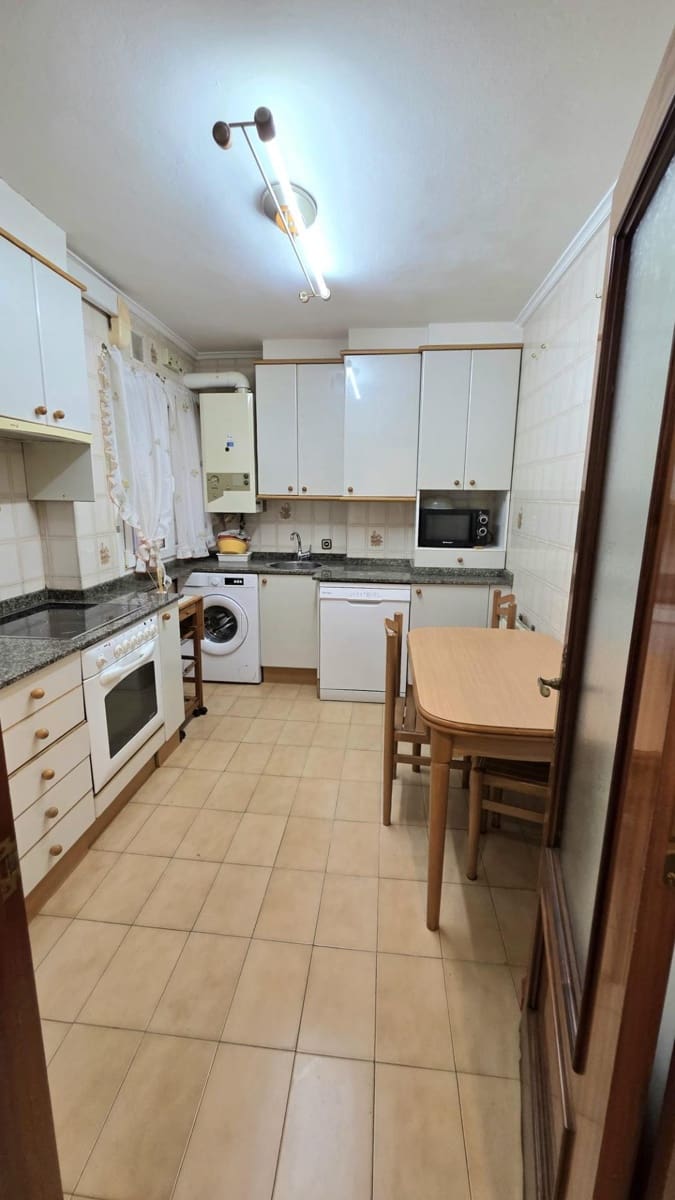 2 bedroom Apartment for sale in Gijon - € 151,900 (Ref: 9670640)