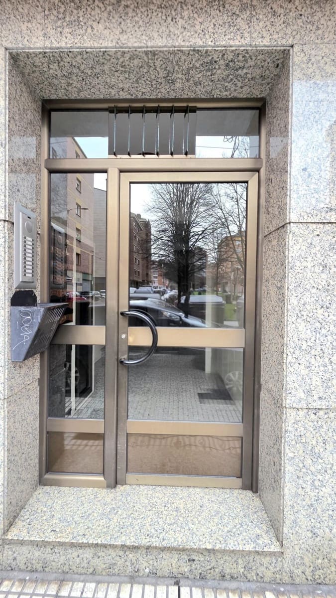 2 bedroom Apartment for sale in Gijon - € 151,900 (Ref: 9670640)