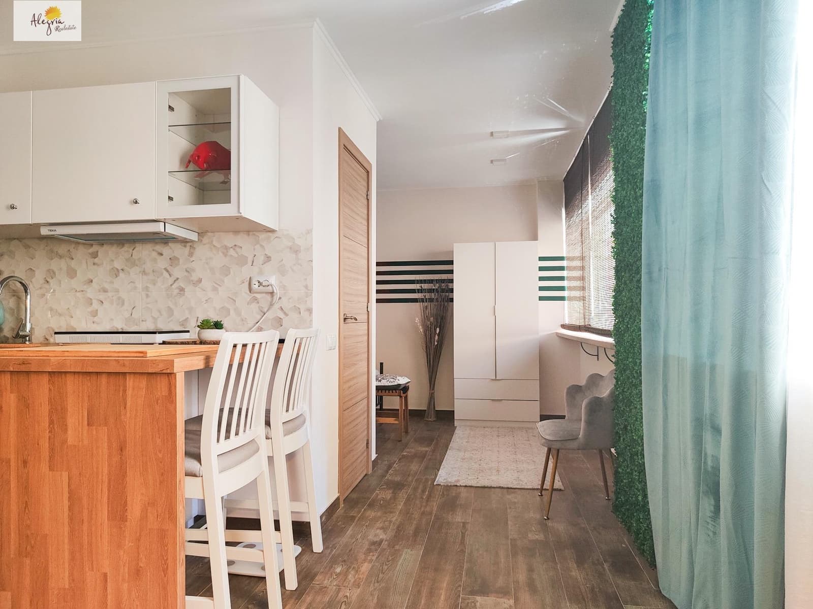 4 slaapkamer Hotel te koop in Alicante stad - € 485.000 (Ref: 9674216)