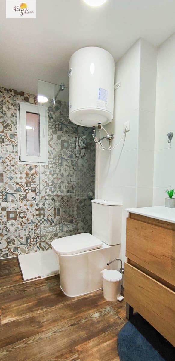 4 slaapkamer Hotel te koop in Alicante stad - € 485.000 (Ref: 9674216)