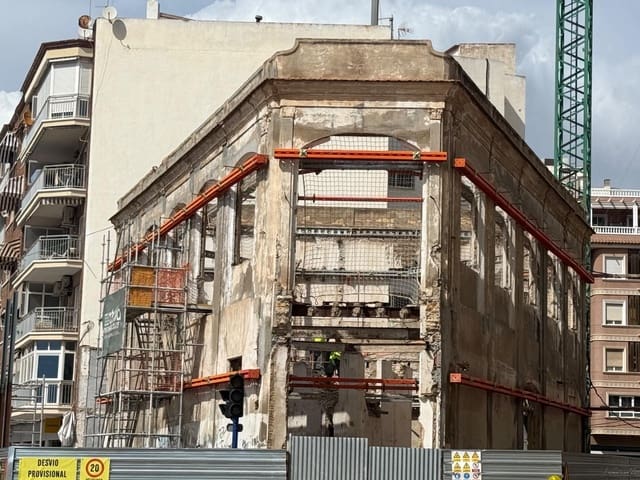 Escritório para venda em Torrevieja - 229 900 € (Ref: 9674217)