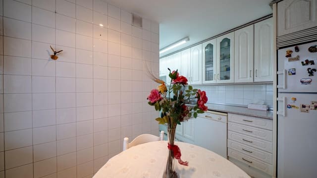 2 slaapkamer Flat te koop in Madrid stad - € 350.000 (Ref: 9677472)