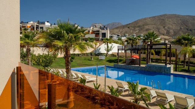 Ático de 2 habitaciones en Finestrat en venta con piscina garaje - 355.000 € (Ref: 9677473)